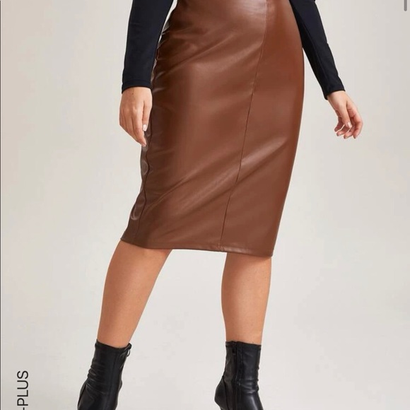 Brown pleather skirt from SHEIN, 4XL - Picture 1 of 4